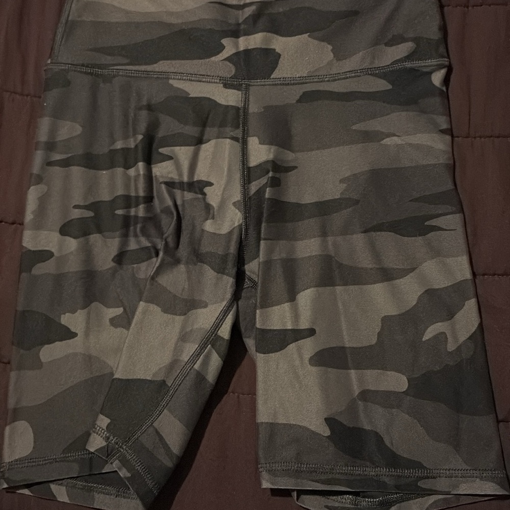 Old Navy Women's Athletic Shorts - Camouflage